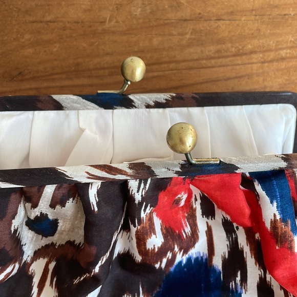 Chico’s Clutch - Picture 3 of 16